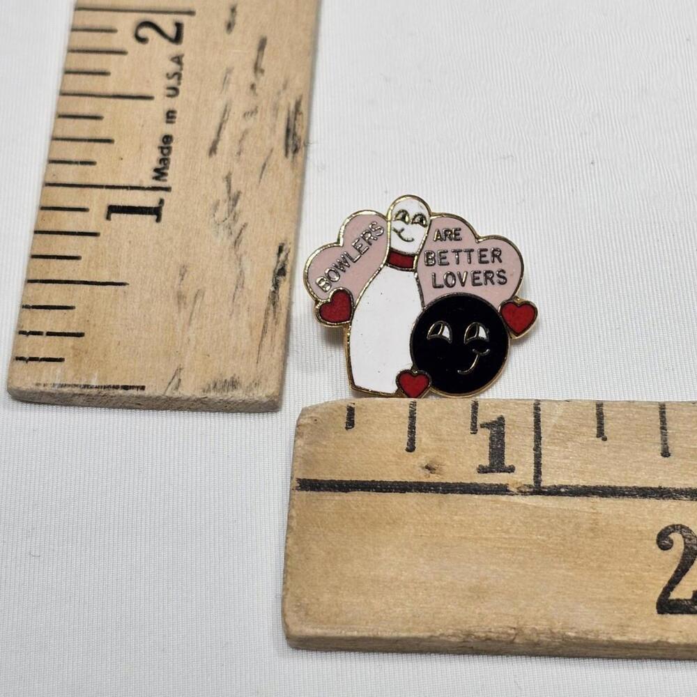 Vtg Bowlers Are Better Lovers Pin Bowling. Enamel - Picture 4 of 4
